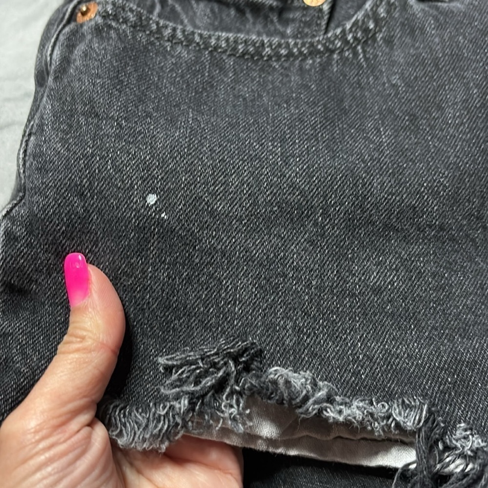 Levi's Women's Black Denim Shorts size 26 - Picture 9 of 9